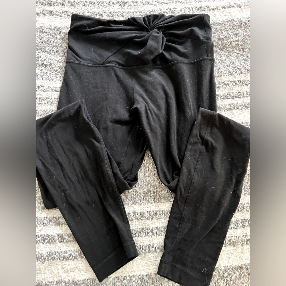 Lululemon black size 6 28” align pant with waist knot detail